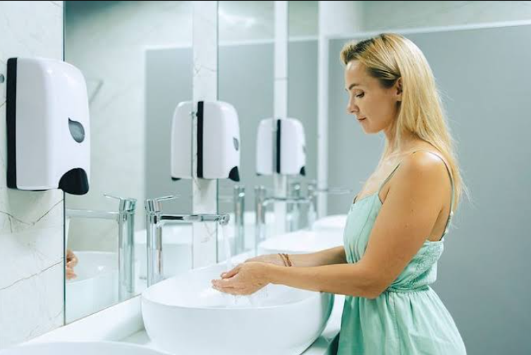 How the Right Manual Hand Soap Dispenser Supports Better Restroom Management